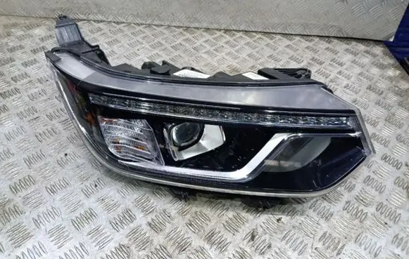 SsangYong Tivoli Headlight/headlamp ZGM92-101320