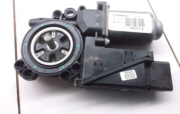 Nissan Primera Front door window regulator motor 400713K