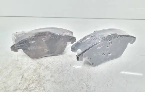 Audi A3 S3 8P Brake pads (front) BPA103001 AD405V4