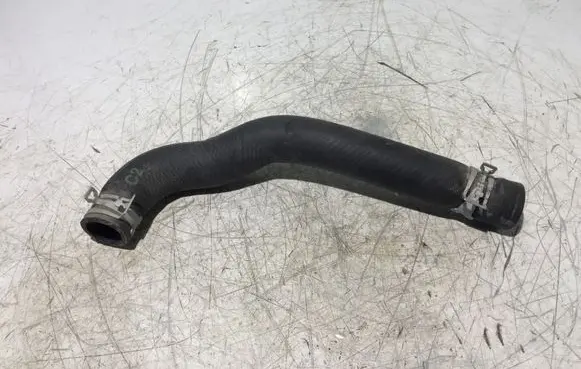 Coolant pipe/hose