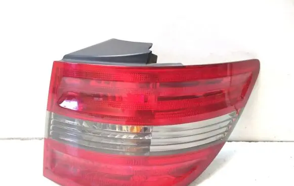 Mercedes-Benz B W245 Rear/tail lights A1698202464