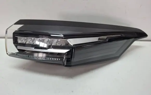 Peugeot 308 Rear/tail lights S27639851 9835299280