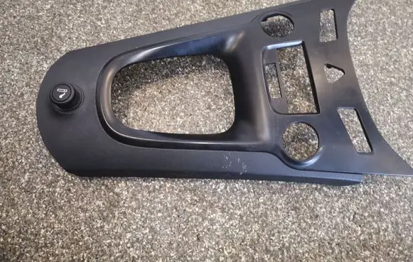Chevrolet Orlando Gear shifter surround trim plastic 96897085