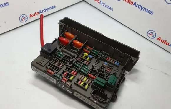 BMW 1 E81 E87 Fuse module 9119444 9119445 61149119445