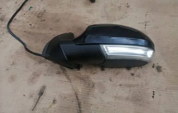Volkswagen PASSAT B6 Front door electric wing mirror
