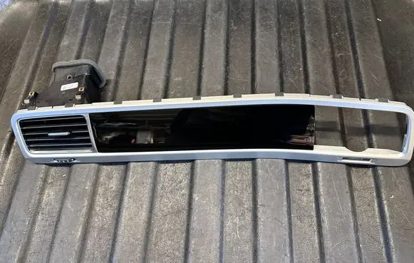 Volkswagen Touareg II Dashboard side end trim 7P2858418 7P2858418G 7P2857189A