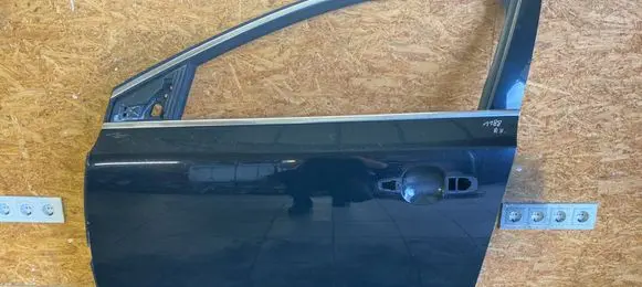 Volvo V40 Front door
