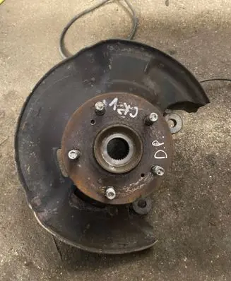 Honda CR-V Front wheel hub spindle knuckle