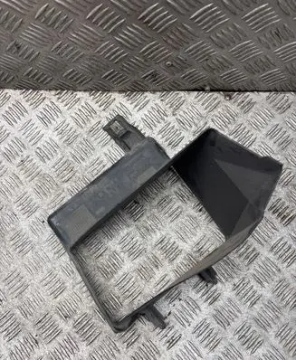 BMW 5 G30 G31 G38 Intercooler air guide/duct channel 74850613
