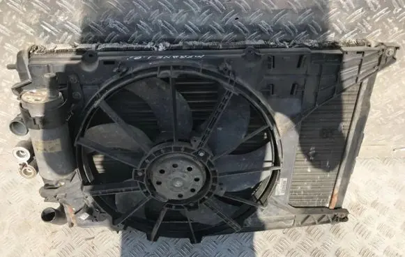 Renault Scenic I Coolant radiator 8200062690 rm1259