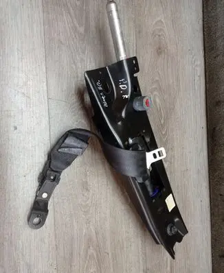 Volvo V70 Front seatbelt 082014 39865061