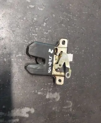 Audi A6 S6 C5 4B Tailgate/trunk/boot lock/catch/latch 4B5827505B