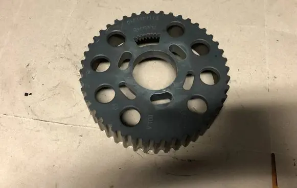 Volkswagen Polo IV 9N3 Camshaft pulley/ VANOS 038109111E
