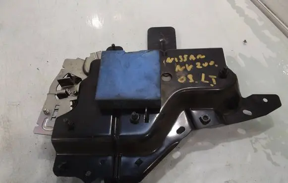Nissan NV200 Sliding door lock 