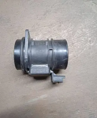 Volvo S40, V40 Mass air flow meter 7700114778 19680019 5WK9632