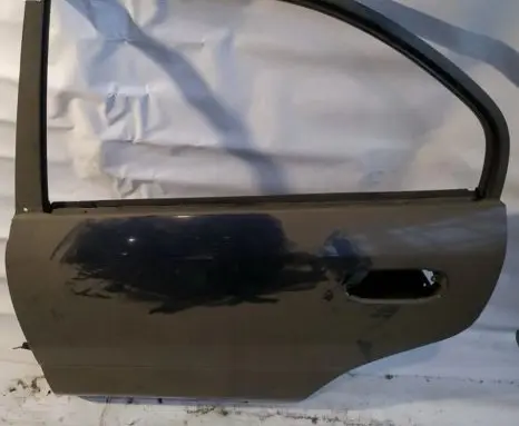 Mitsubishi Carisma Rear door melynos