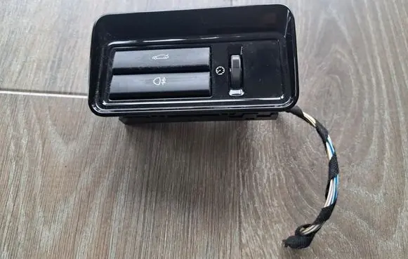 Jaguar XJ X351 Tailgate/boot open switch button AW9311654AA