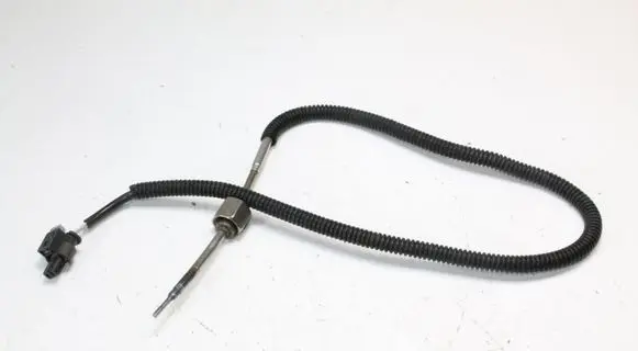 Mercedes-Benz C W205 Lambda probe sensor A0009056002