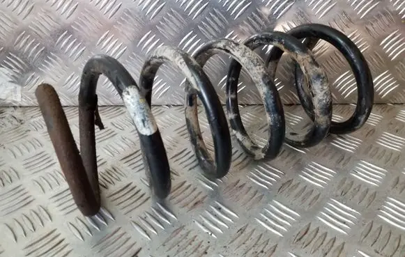 Opel Vivaro Front coil spring