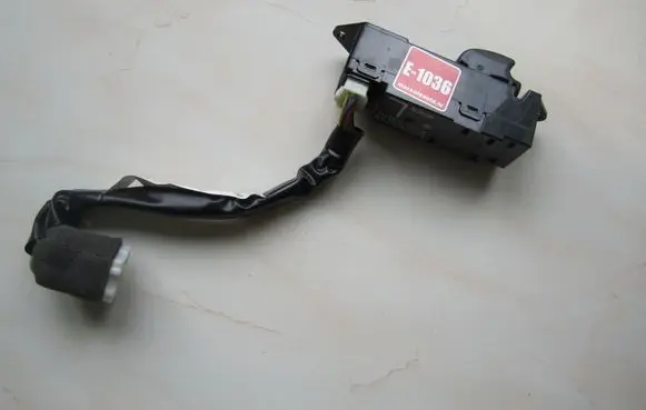 Mitsubishi Outlander Electric window control switch MR502238