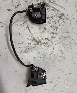 BMW 5 F10 F11 Steering wheel buttons/switches 9218395 610235001D 09348L1