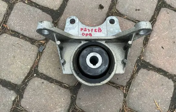 Fiat Bravo Gearbox mounting bracket F2412B079