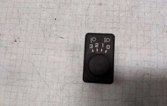 Nissan Terrano Headlight level height control switch 251900F000 00696900 681118