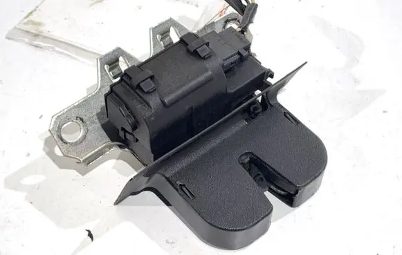 Opel Insignia A Tailgate exterior lock 13253732