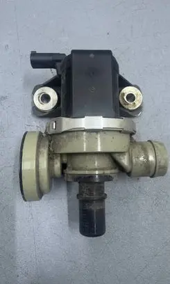 BMW 3 F30 F35 F31 Fuel tank valve 7303949
