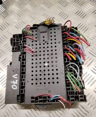 Volvo V70 Fuse box set 9162316 SAEJ94500