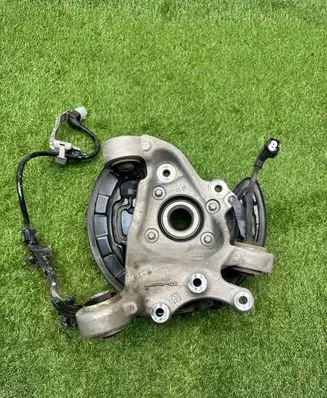 Mercedes-Benz GLA H247 Stub axle 