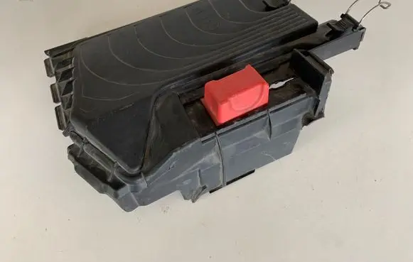 Mercedes-Benz CLA C117 X117 W117 Fuse box cover A2465400182