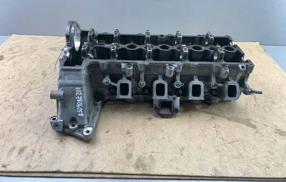 BMW 3 E90 E91 Engine head 7806058 11127806058 11127794949