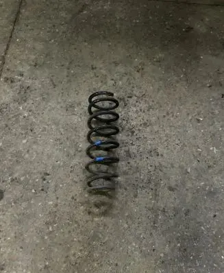 Toyota Prius (NHW20) Rear coil spring