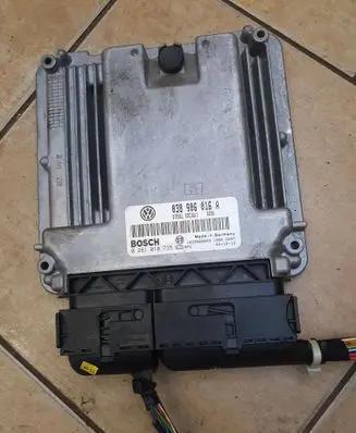 Volkswagen Transporter - Caravelle T5 Engine control unit/module 038906016A 0281010735 1039S03003