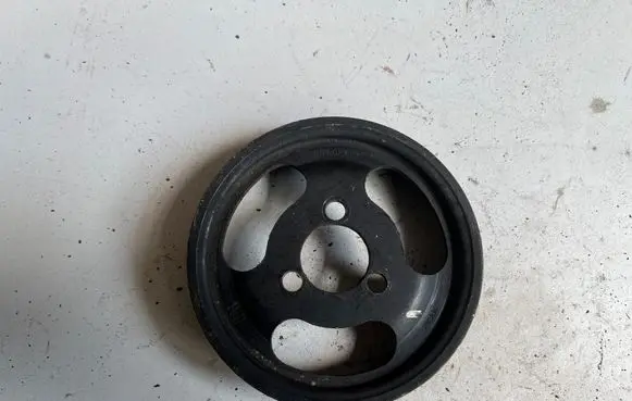 Opel Vectra B Water pump pulley 90502887