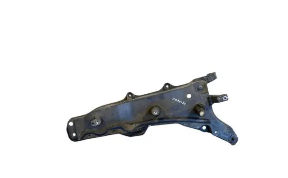 Volvo XC90 Fender mounting bracket 31391777