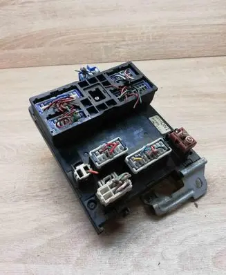 Nissan Almera Fuse module 1N05G19 0999