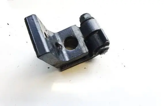 Skoda Octavia Mk2 (1Z) Rear door lower hinge 1z0833402b