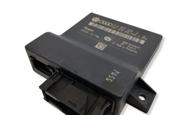 Audi A6 S6 C6 4F Gateway control module 4L0907468B