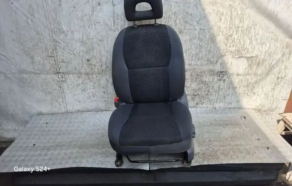 Toyota RAV 4 (XA20) Front driver seat 