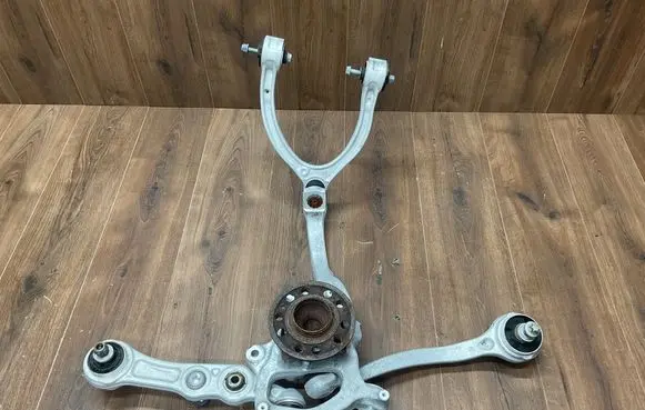 Mercedes-Benz E W213 Front wheel hub spindle knuckle A2133324800
