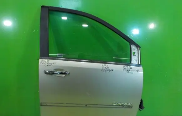 Chrysler Grand Voyager V Front door PRZOD PRAWE