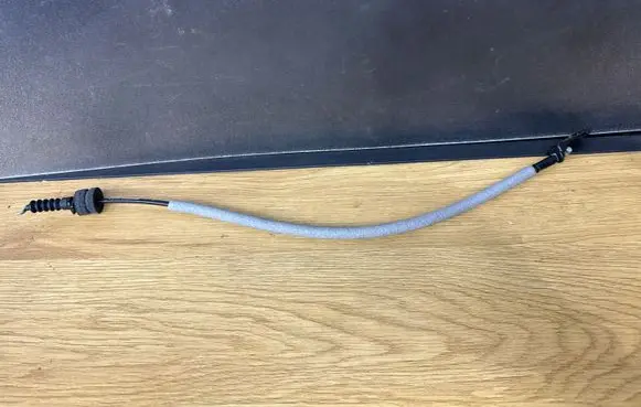 Volvo XC90 Front door cable line 30599362