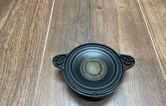 Mercedes-Benz E C207 W207 Panel speaker A1728200602