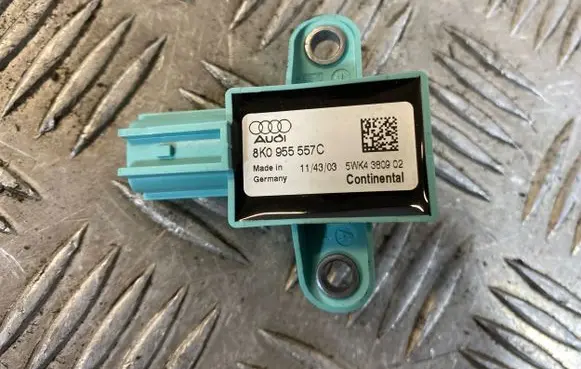 Audi A4 S4 B8 8K Airbag deployment crash/impact sensor 8K0955557C 5WK4380902 114303