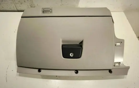 Volvo V50 Glove box 8626141