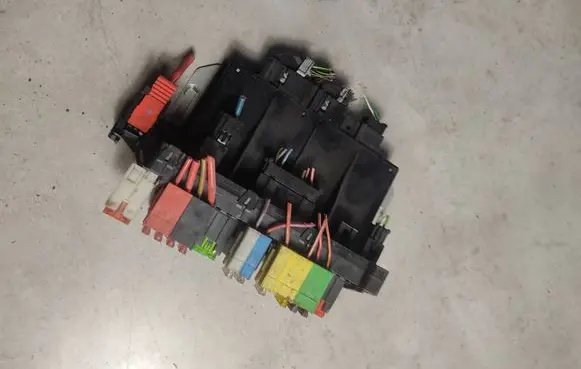 Mercedes-Benz S W220 Fuse module A0325458432 05045134