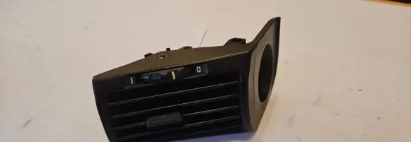 BMW 5 E34 Dashboard side air vent grill/cover trim 1384088