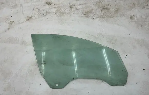 Mercedes-Benz CLS C219 Front door window glass four-door 43R001026